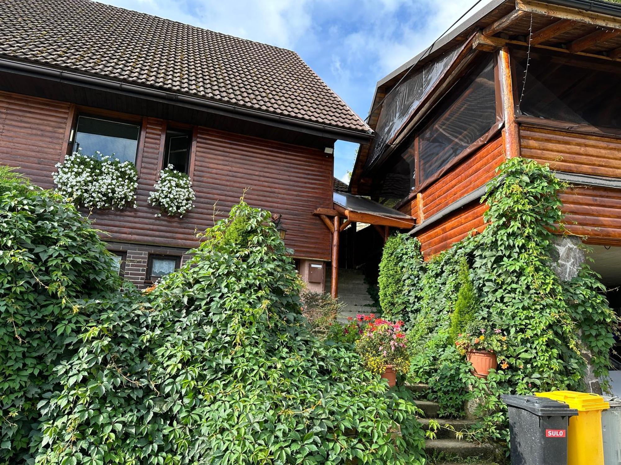 Ubytovanie Privat Antoni - Apartman V Rd Tvrdosin Exterior photo